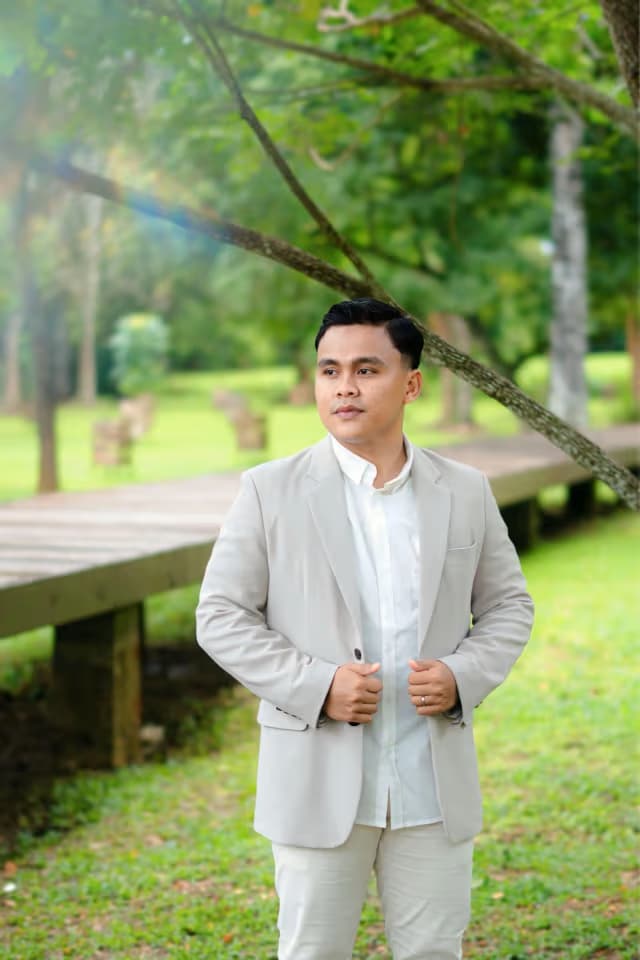 Ade Edward & Tanti Tri Wahyuni